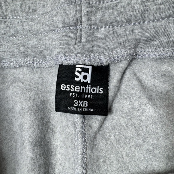 Sp essentials Men’s Heather Gray Sweat Shorts - Picture 3 of 4